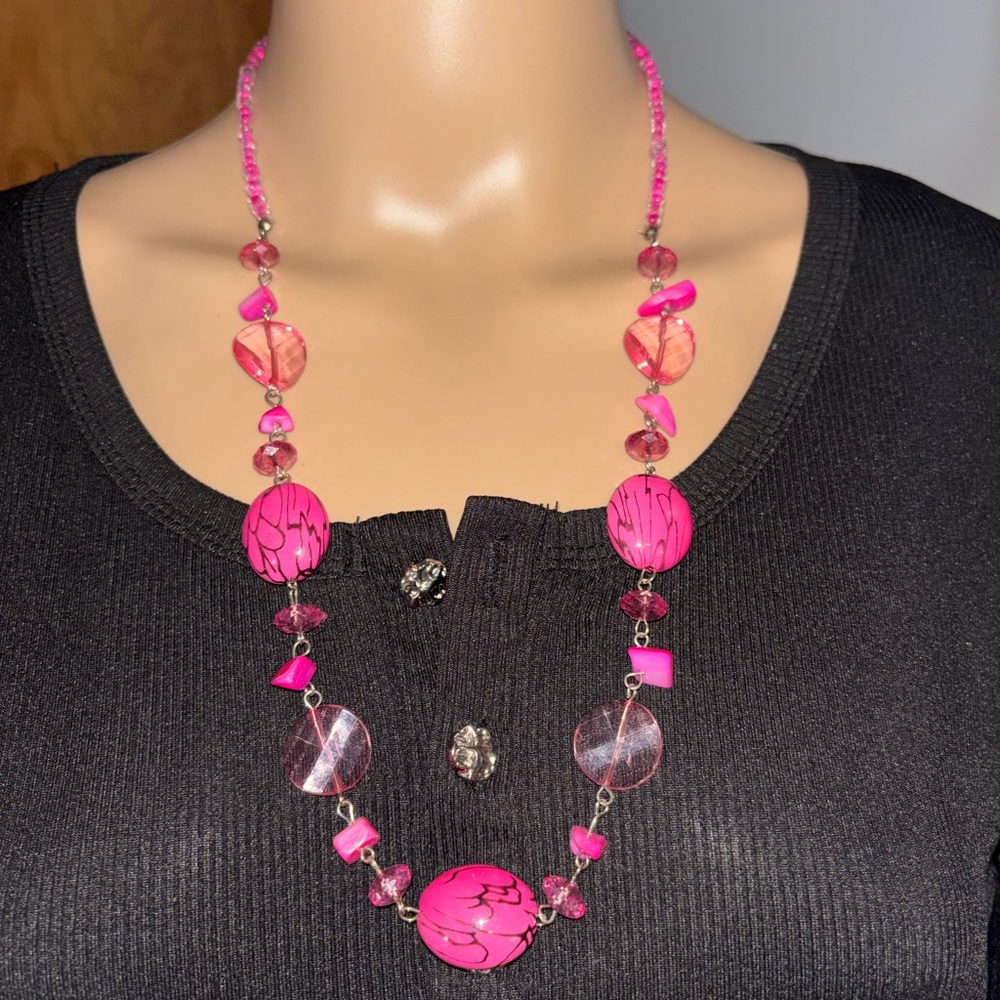 Gorgeous pink multi-stone beaded necklace.